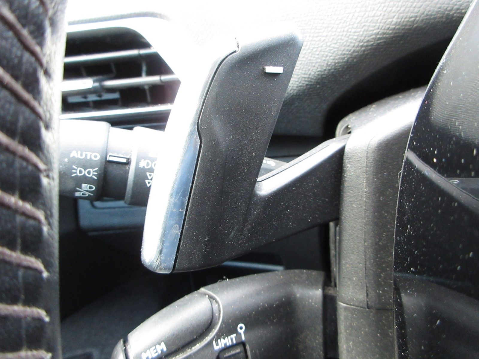 Fahrzeugabbildung Peugeot 5008 Active 1.2T LED/NAVI/PDC/TEMPOMAT