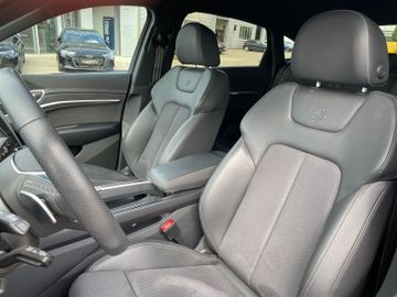 Audi Q8 e-tron - 10