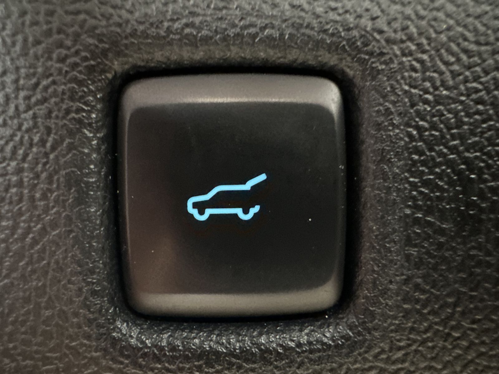 Fahrzeugabbildung Ford Kuga 2.5 PHEV Titanium X NAV+LED+PANO+AHK+B&O+PP