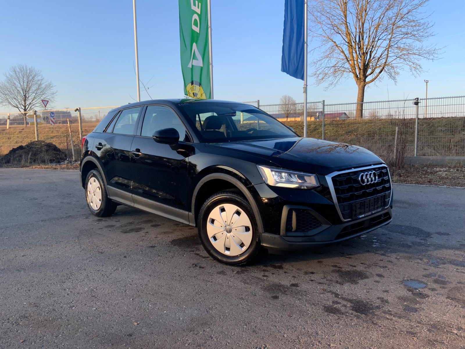 Audi Q2 30 TFSI basis/ Kamera/ LED