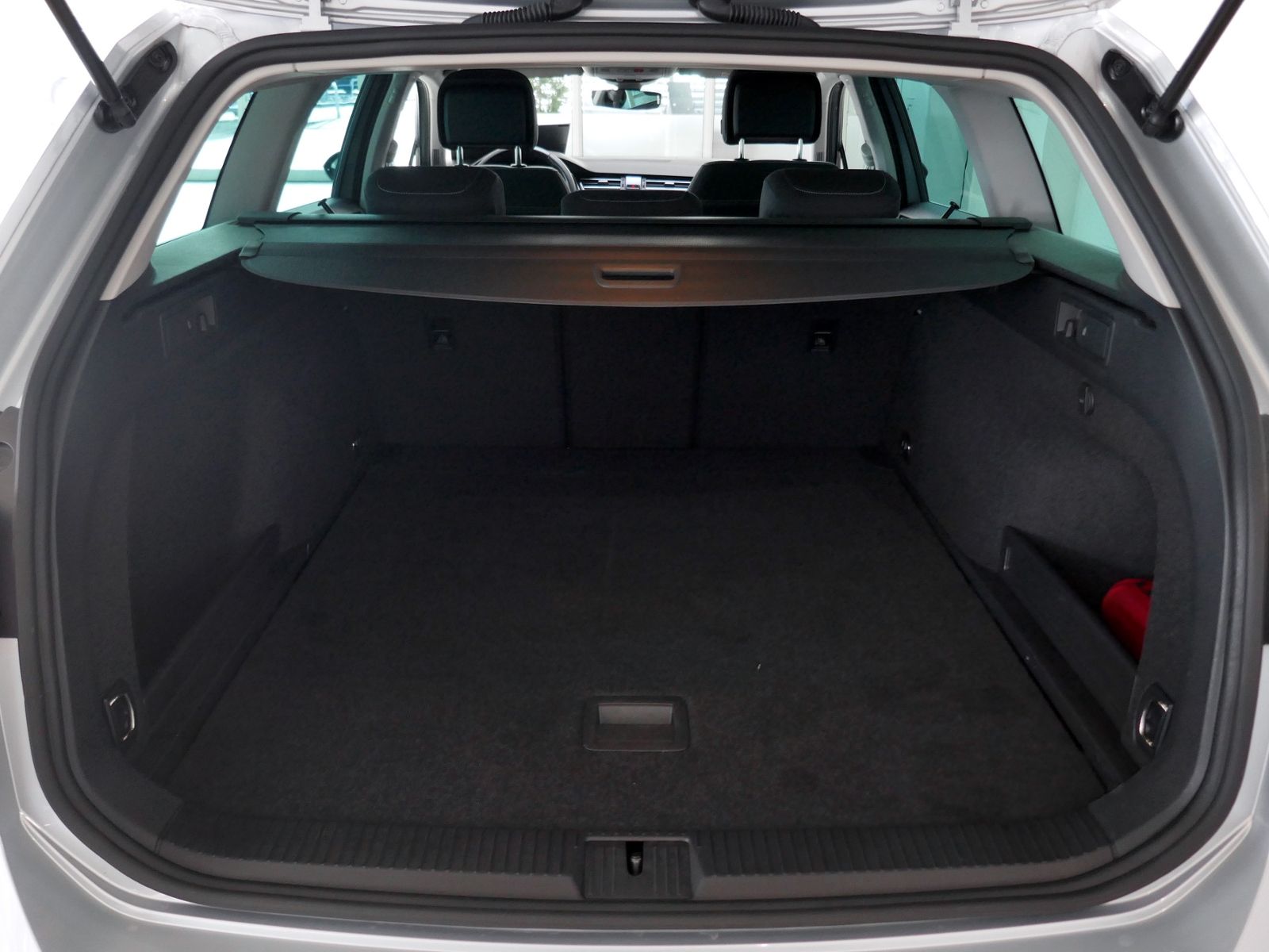 Fahrzeugabbildung Volkswagen Passat Variant Business 2.0 TDI DSG | LED RFK