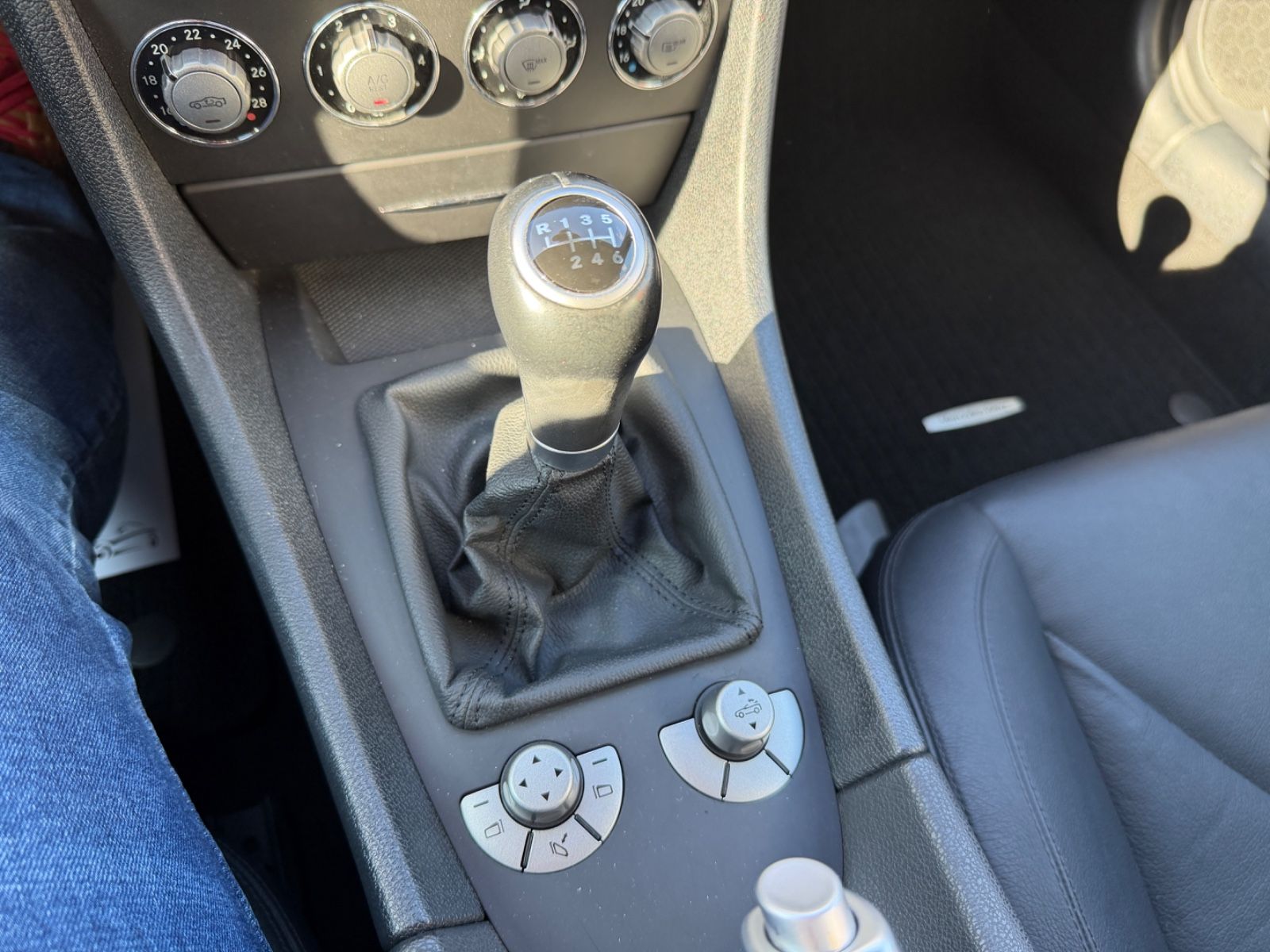 Fahrzeugabbildung Mercedes-Benz SLK 200 Kompressor 18 ZOLL LEDER AIRSCARF TEMPOM