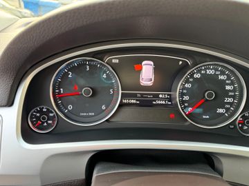 Bild 15 VW Touareg R-line*4Mo*Luftfederung*Leder*Navi*Pano*