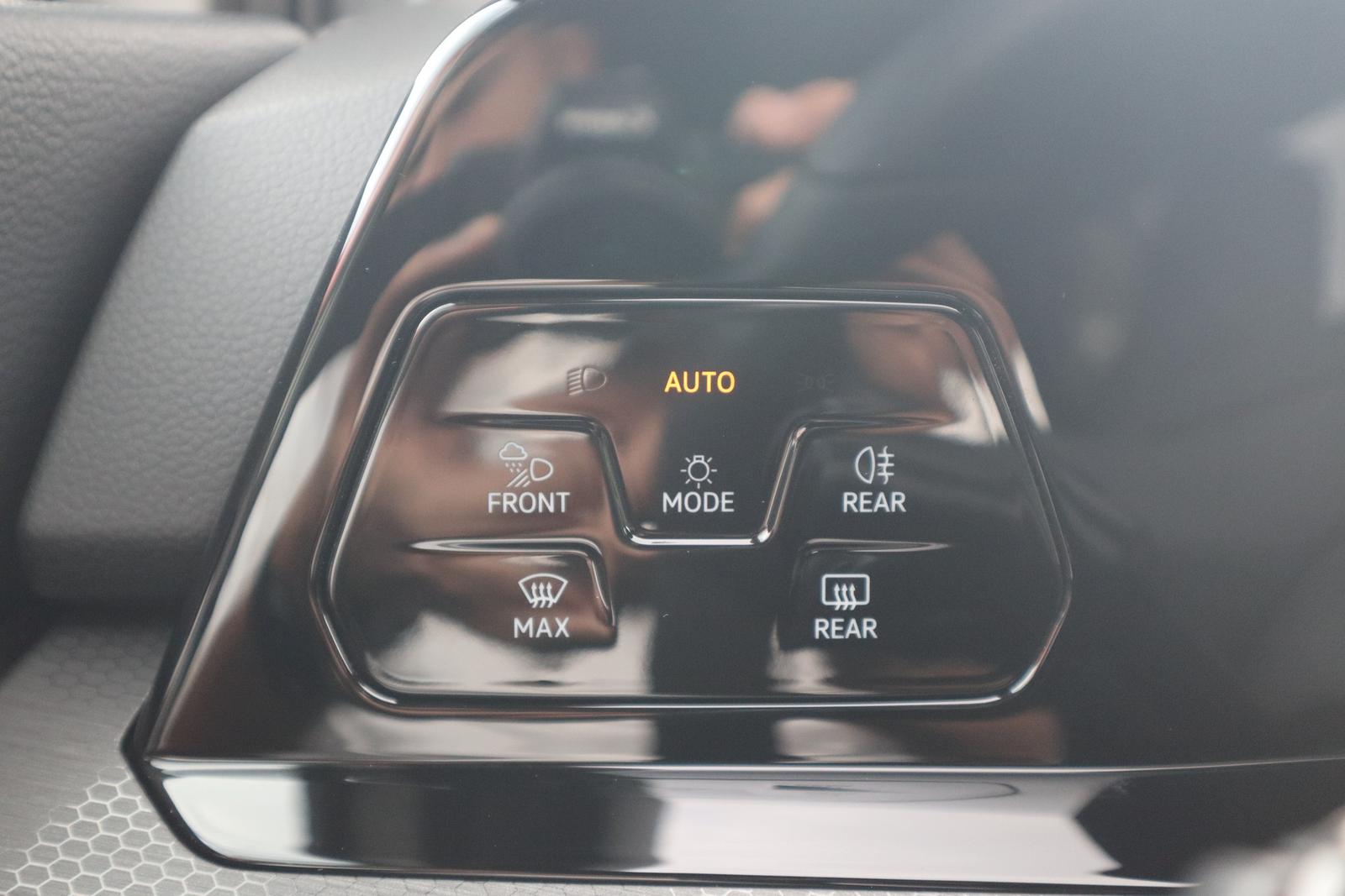 Volkswagen Golf VIII 2.0 GTI LED Head-Up ACC Standheizung, миниатюра 18