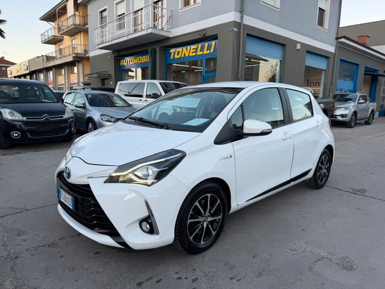 TOYOTA Yaris