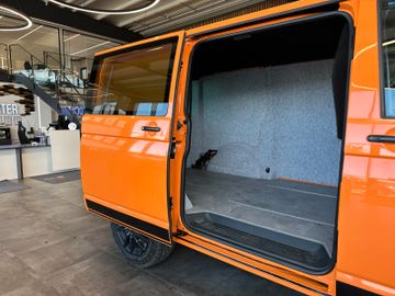 MYAUTOCENTER – Gebraucht- und Jahreswagen mit Werkstattservice in Pfaffenhofen Volkswagen T5 Transporter Kasten *AHK*SitzHZ*StandHZ*Klima*