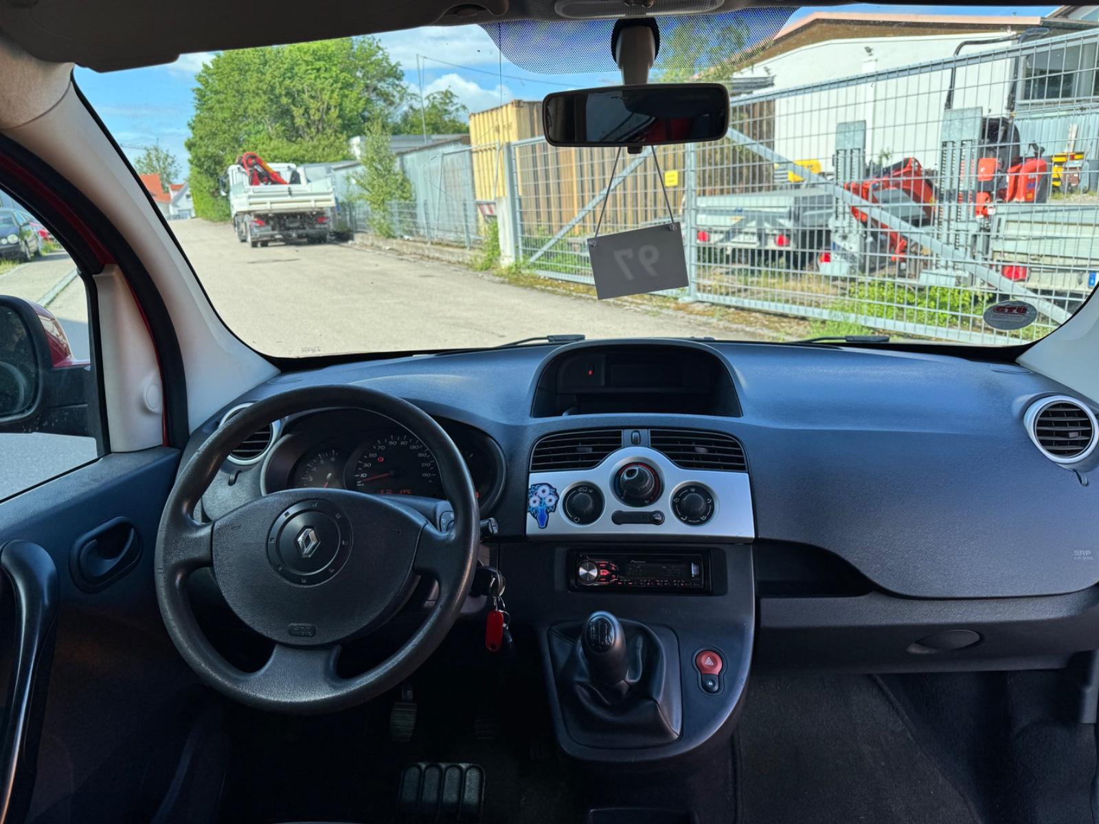 Renault Kangoo 2012 — photo 16