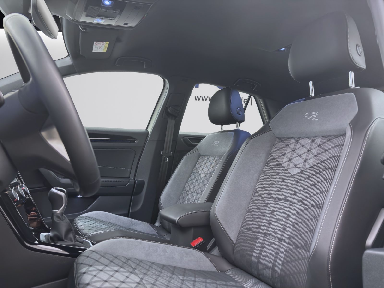 Volkswagen T-Roc - Bild 10