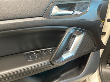 Peugeot 308 SW Allure *ALCANTARA*LED*AHK*NAVI*KAMERA*