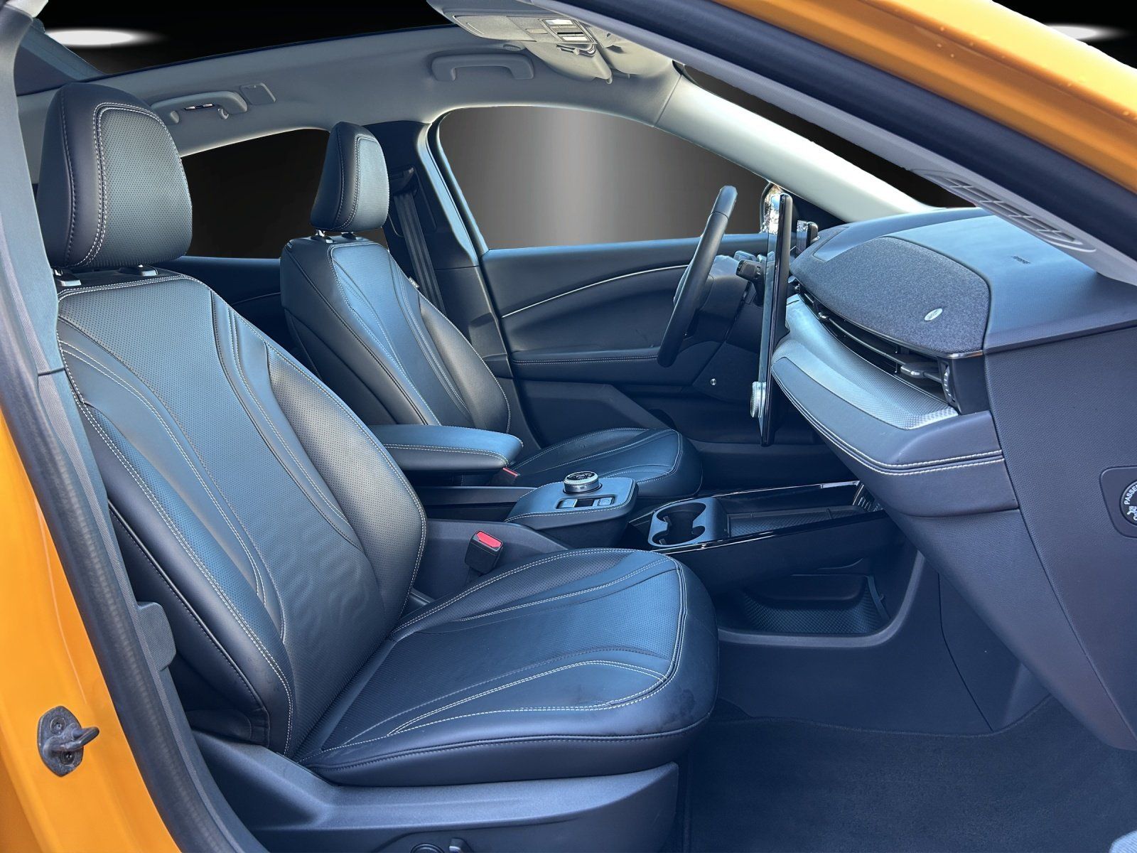 Fahrzeugabbildung Ford Mustang MACH-E Extended Range Aut./LED/360°/ACC/