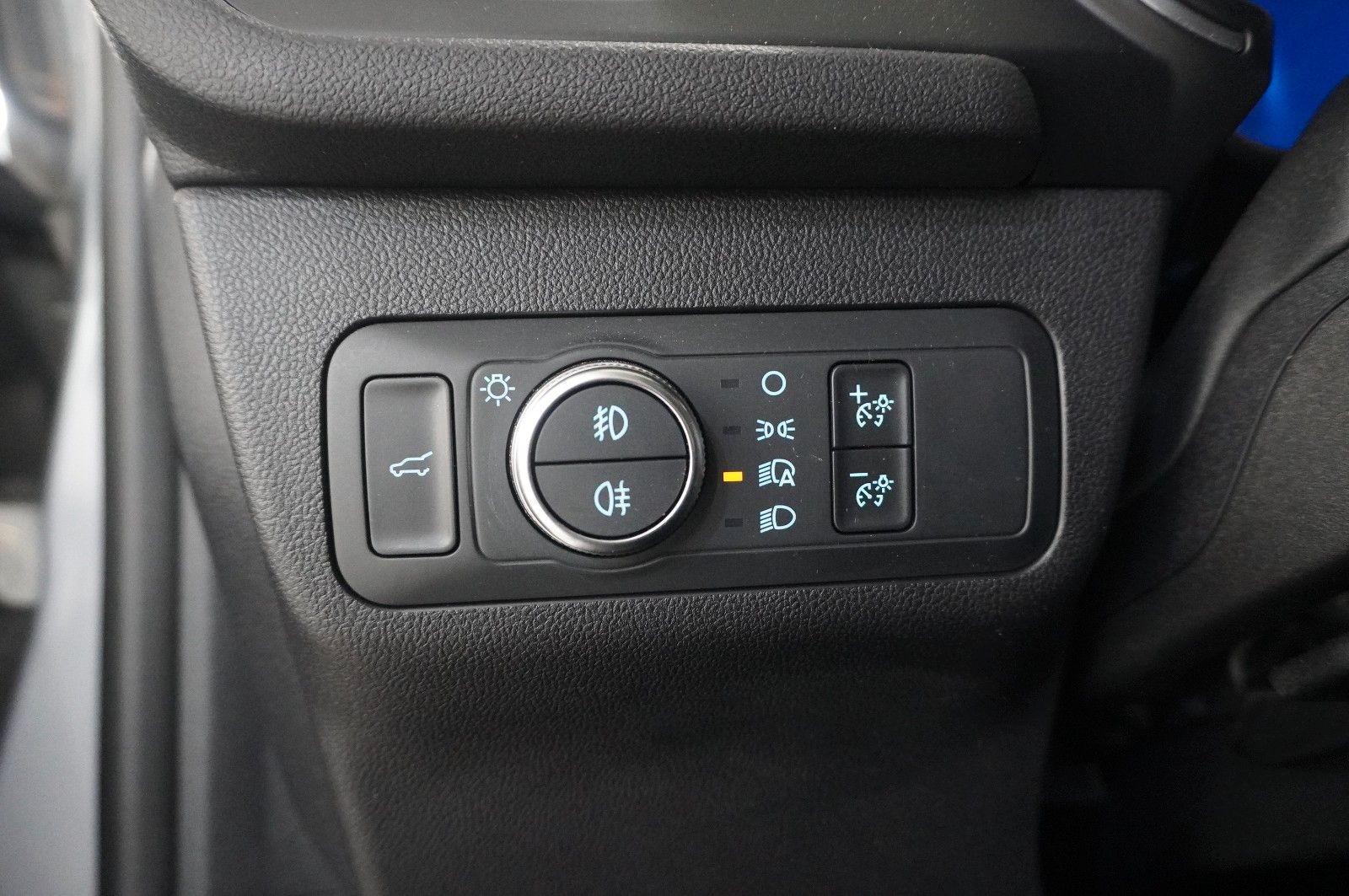 Fahrzeugabbildung Ford Kuga 1.5D TITANIUM X NAVI/LED/KAMERA/HUD/B&O/AHK