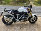 BMW R1250 R, 3 Pakete, Navigator 6, Motorsportfarben - BMW MOTO
