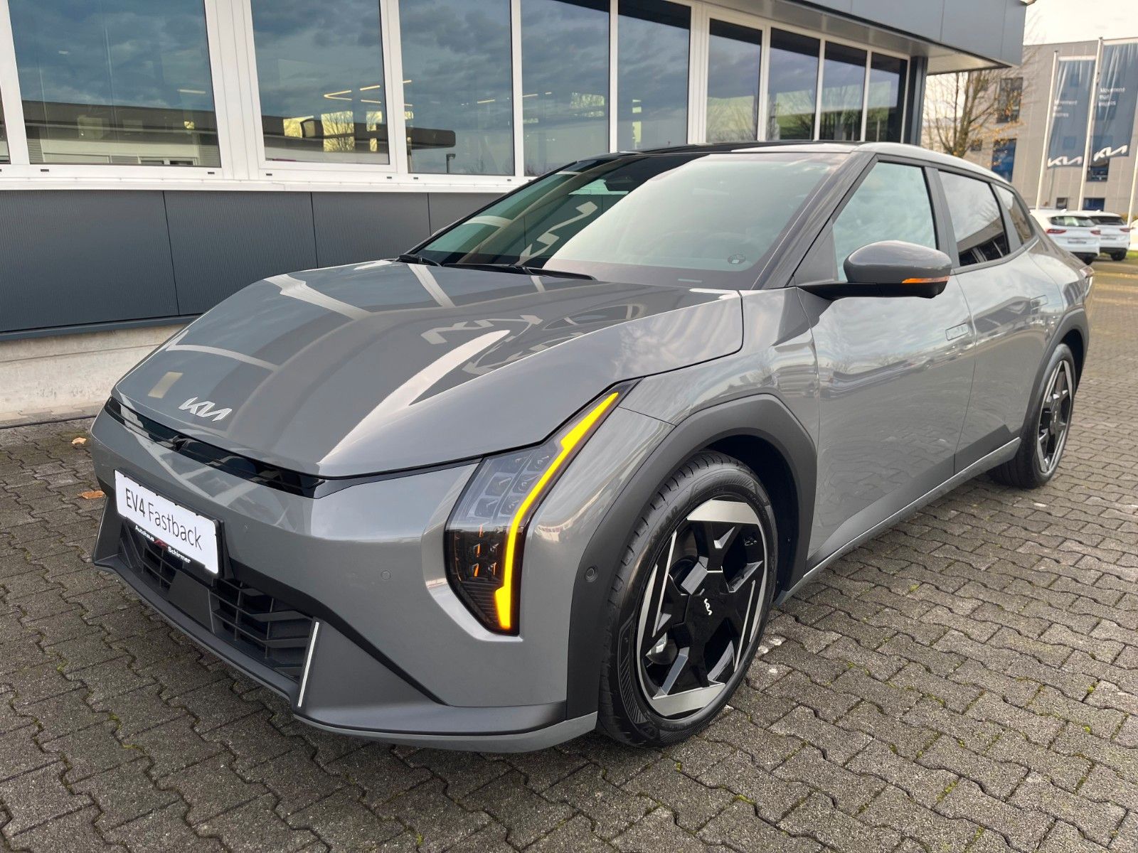 Fahrzeugabbildung Kia EV4 81 kWh 150 kW Earth UP TE WIC DWP D S GD