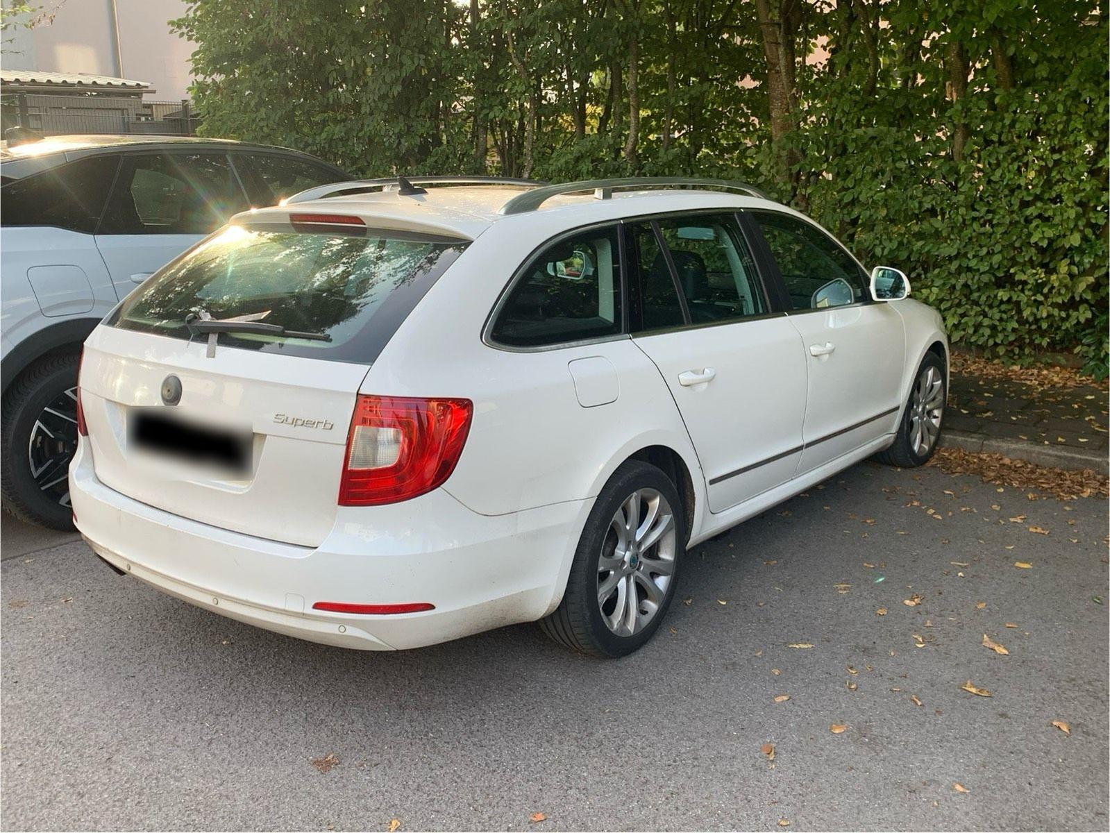 Skoda Superb 2011 — engine 170 HP (125kW)
