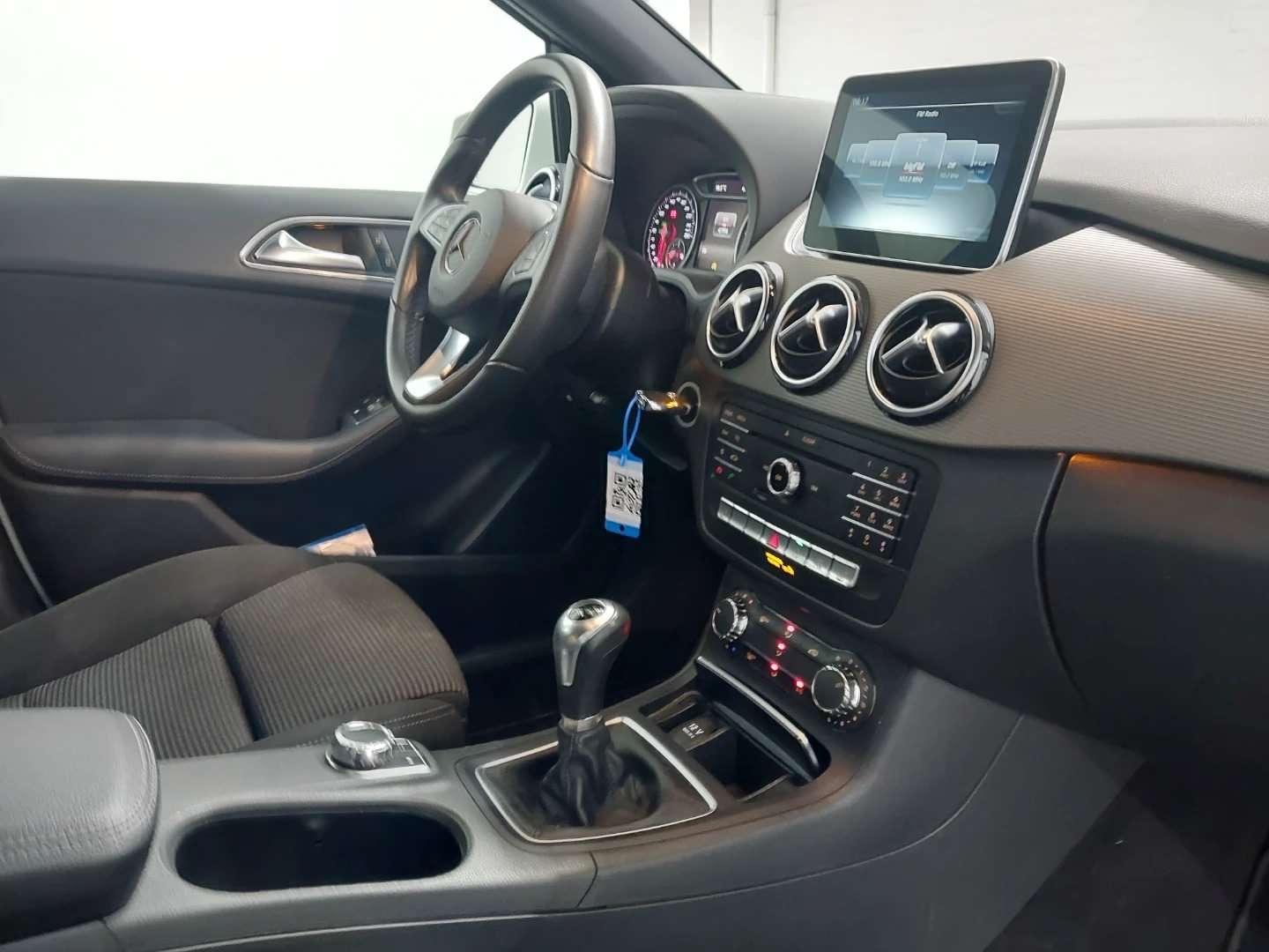 Mercedes-Benz B 180 Xenon Scheckheft Rückfahrkamera Style