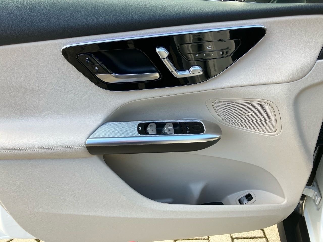 Fahrzeugabbildung Mercedes-Benz GLC 220 d 4M AVANTGARDE+360+STNDHZ+DISTR+MEMORY+