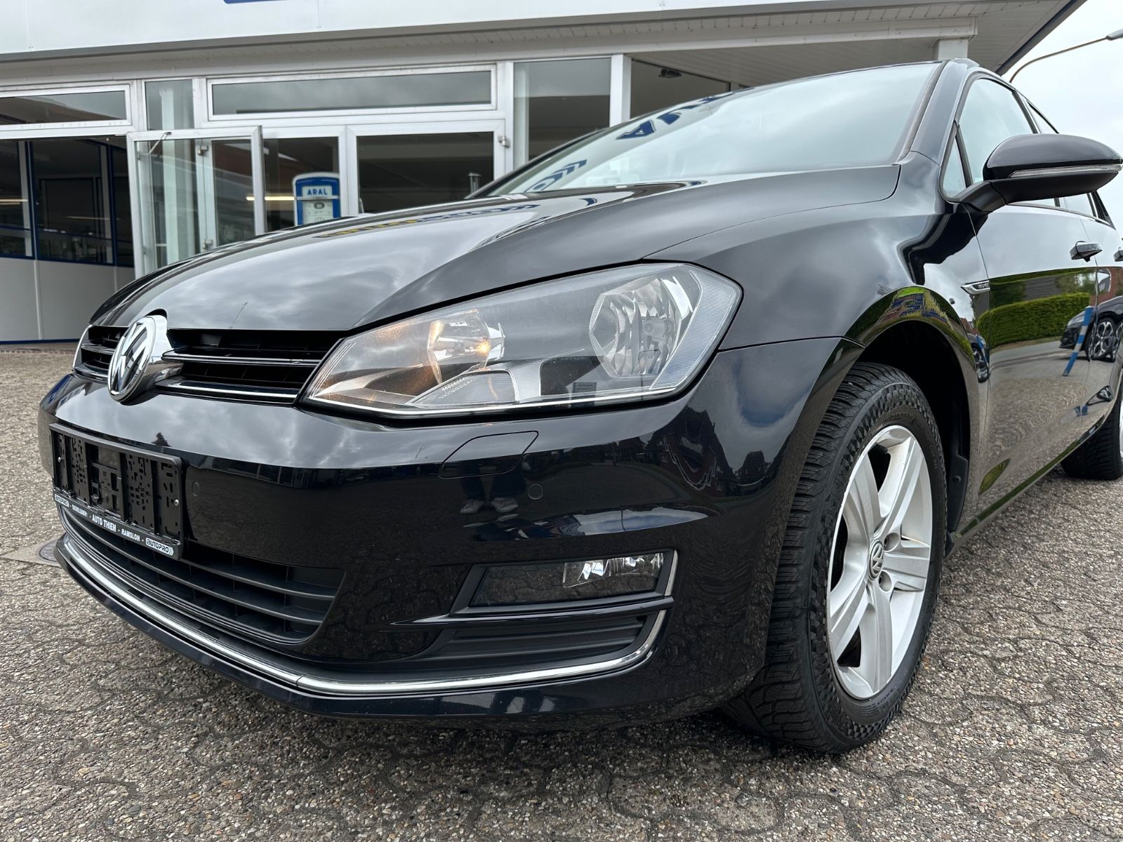Fahrzeugabbildung Volkswagen Golf VII 1.2 TSI Lounge Navi/SHZG/BT/GRA/GJR