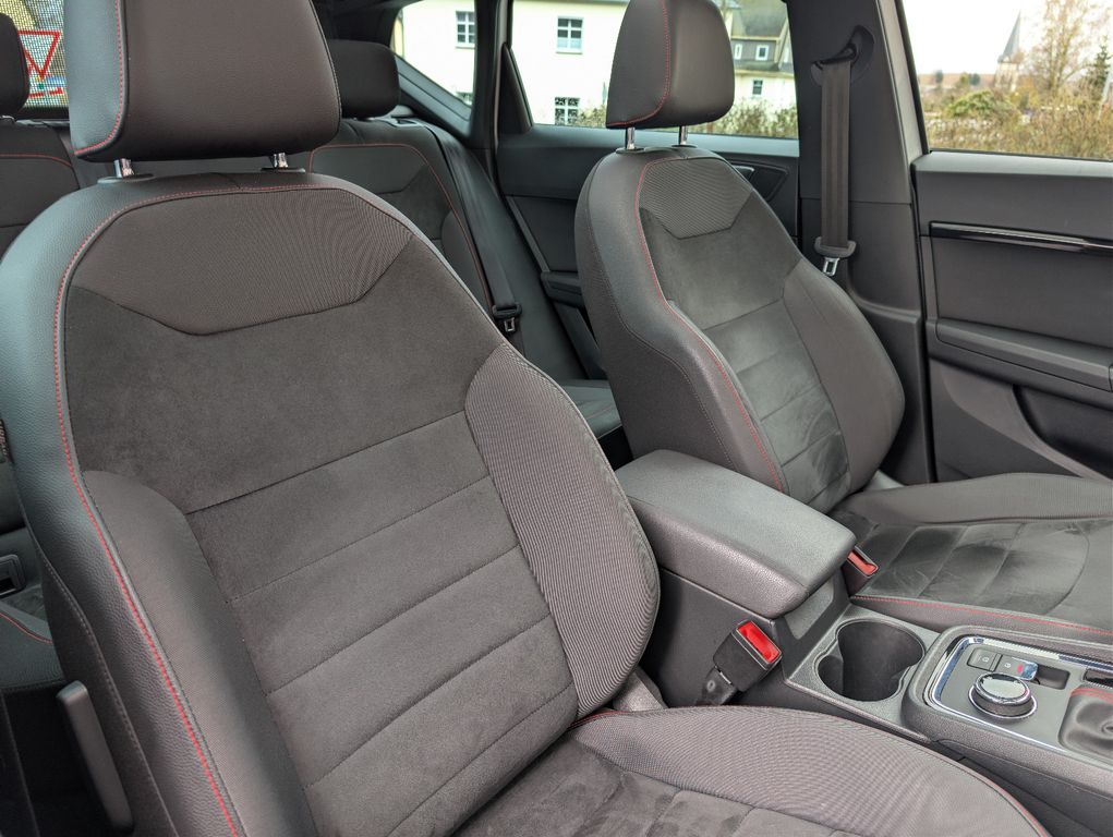 SEAT Ateca FR 4Drive 2,0TSI 190PS DSG LED Pano 1.Hand SEAT Ateca FR 4Drive 2,0TSI 190PS DSG LED Pano 1.Hand