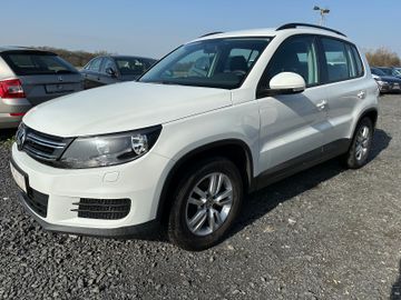 Volkswagen Tiguan - 1