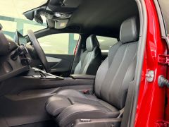 PEUGEOT 3008 Hybrid GT Black Line Ultimate Standheizung!