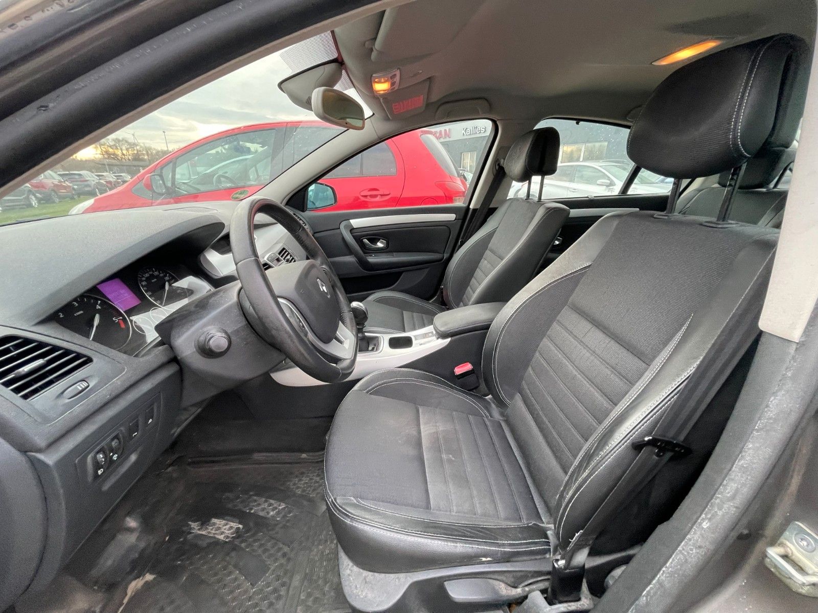 Fahrzeugabbildung Renault Laguna III Dynamique