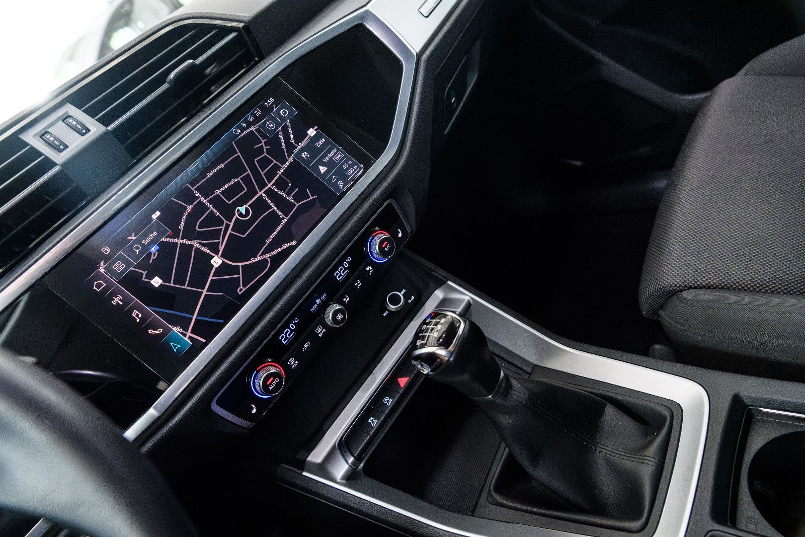 Fahrzeugabbildung Audi Q3 35 TFSI advanced