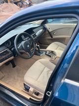 BMW E60 520i - BMW 520: E60 520i