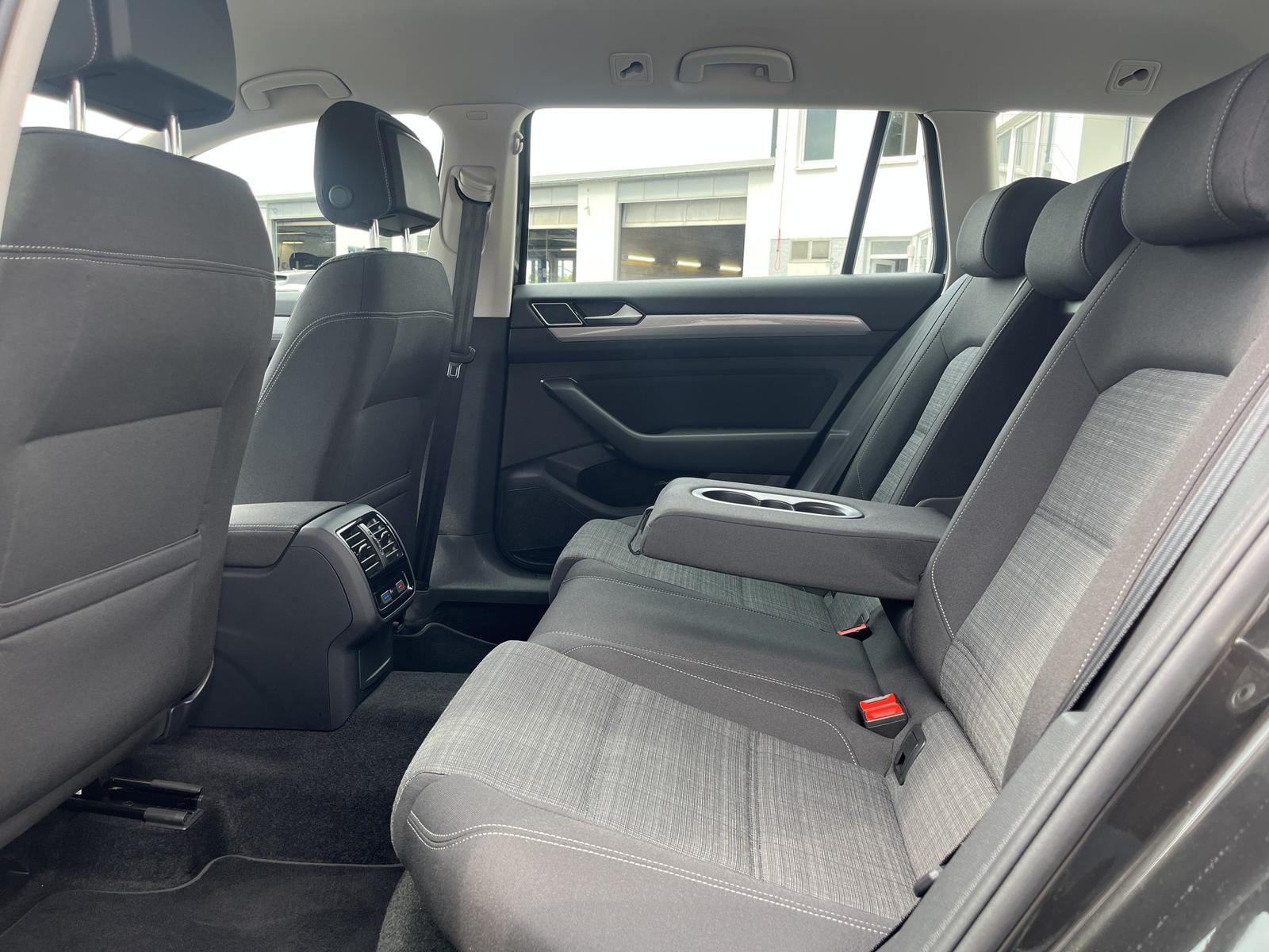 Volkswagen Passat 2.0 TDI Business 132€ m.20% Anz., миниатюра 17