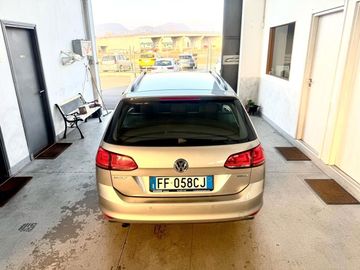 Volkswagen Golf - 9
