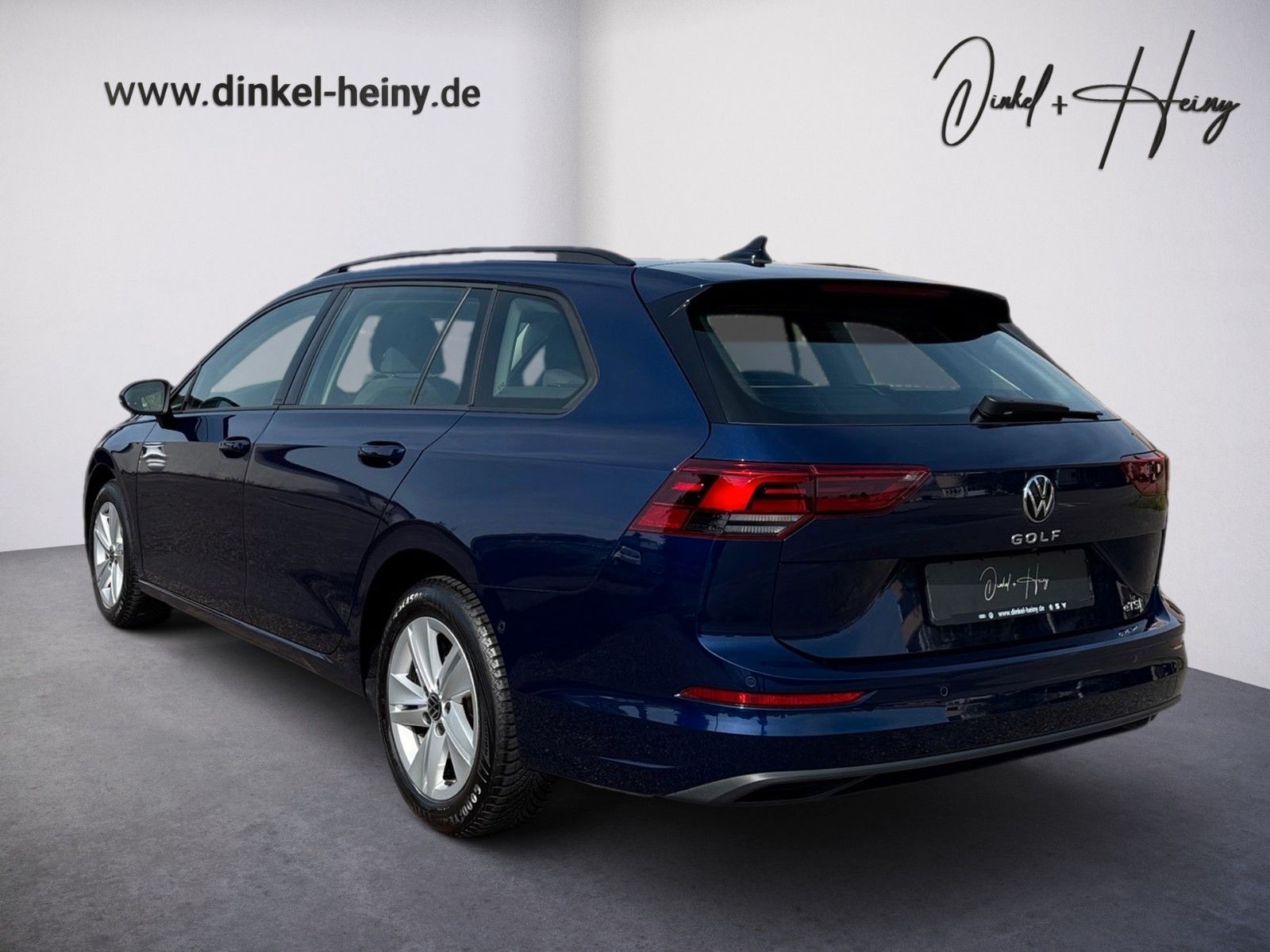 Fahrzeugabbildung Volkswagen Golf VIII Variant Life 1.0 eTSI