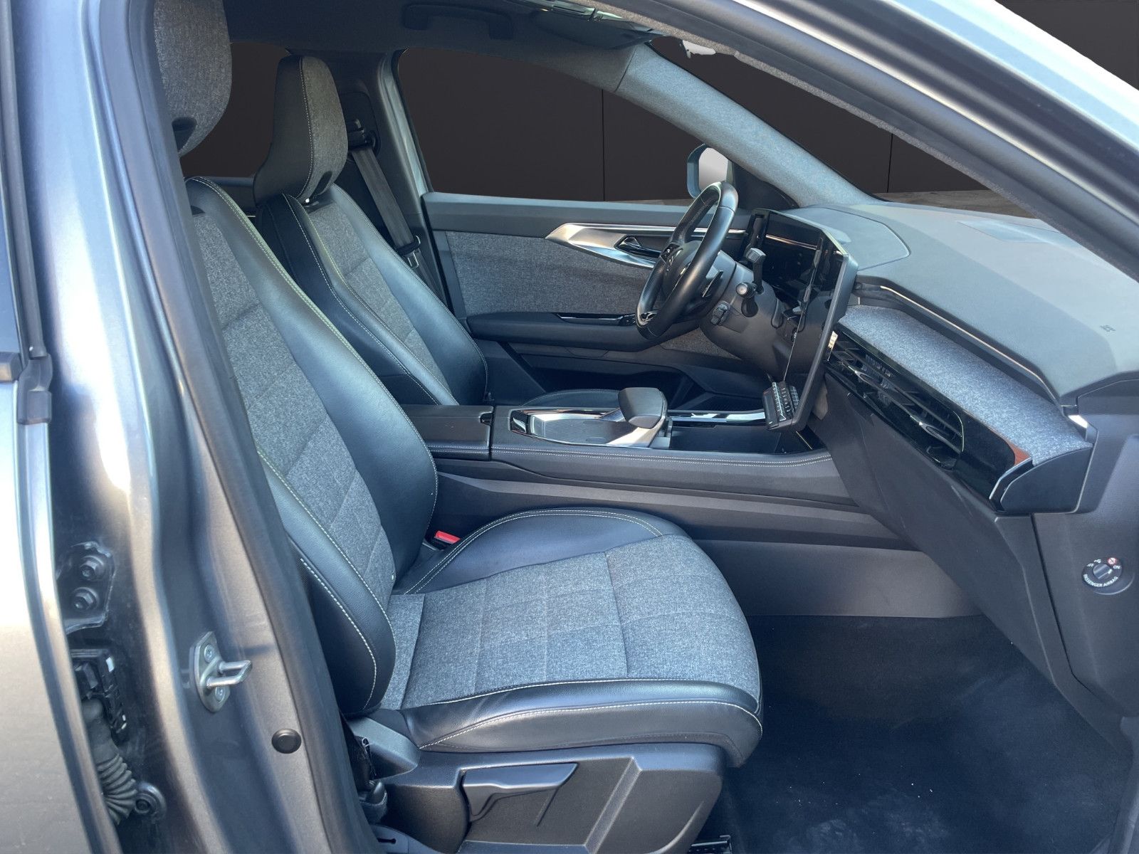 Fahrzeugabbildung Renault Espace VI Techno E-Tech Hybrid*7Sitzer*Navi*