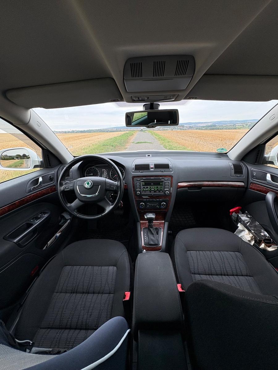 Skoda Octavia 2011 — photo 10