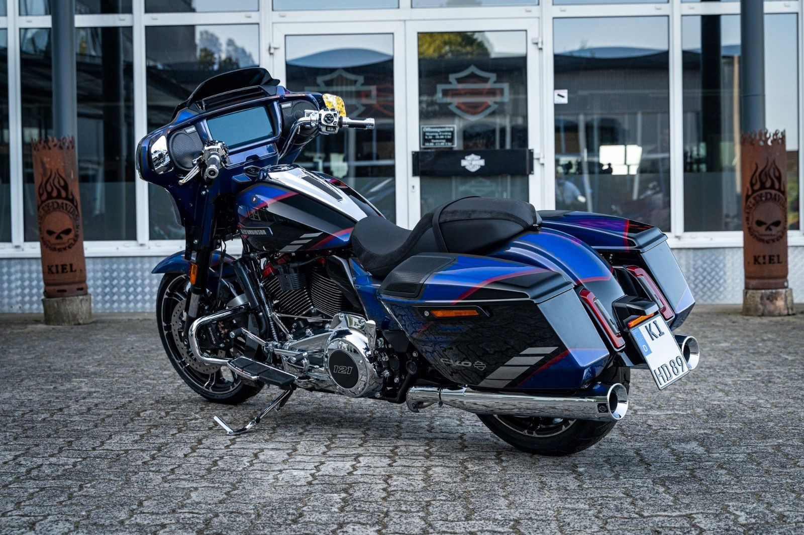 Fahrzeugabbildung Harley-Davidson CVO Street Glide  FLHXSE 121 CUI MY25 - VOR ORT
