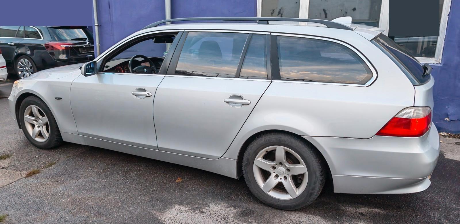 BMW 525 2007 — rear view