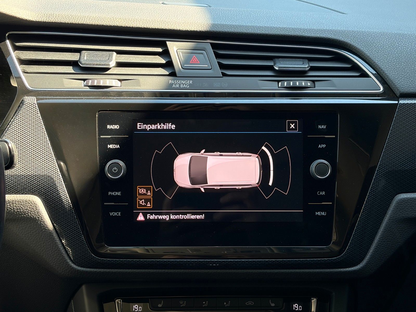 Fahrzeugabbildung Volkswagen Touran 1.5 TSI United SHZ ACC PDC StHz CarPlay