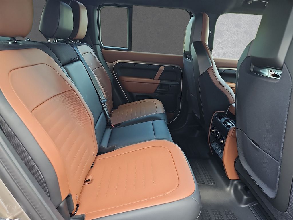 Land Rover Defender 110 P635 AWD OCTA