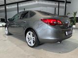 Opel Astra 1.4 Turbo J Edition *Navi,PDC,Tempo.,Sitzh - Opel Astra: Limousine, J