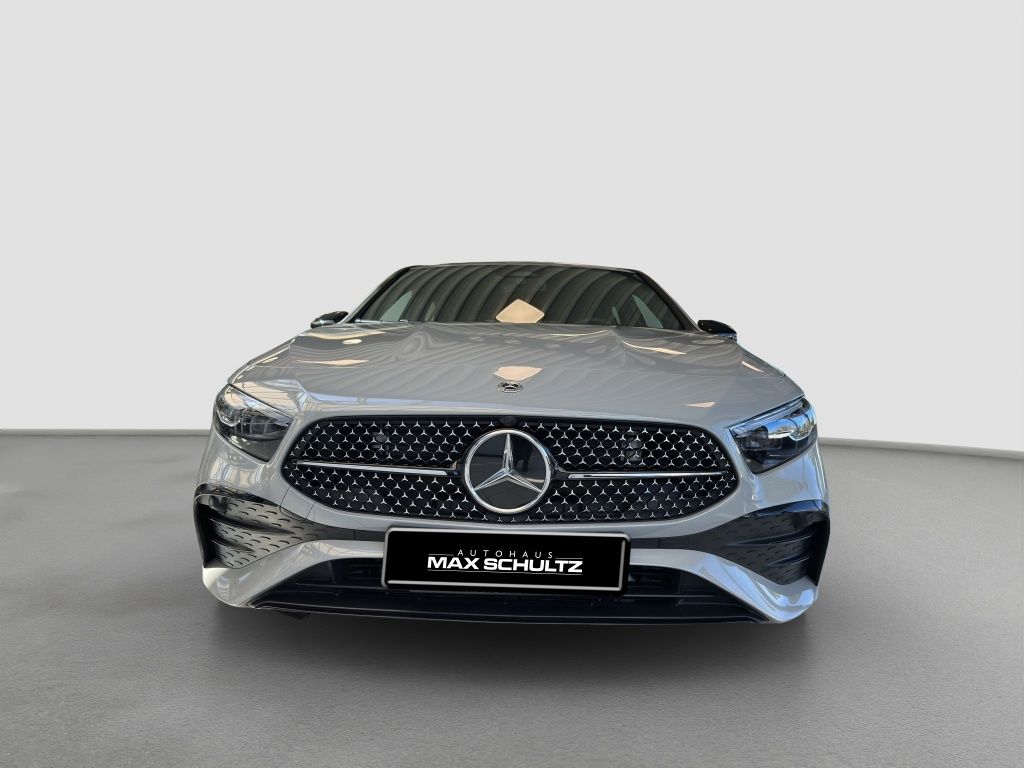 Fahrzeugabbildung Mercedes-Benz A 200 AMG Line*Night Paket*Kamera*KEYLESS-GO