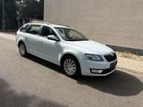 Skoda Octavia 2.0 TDI AUTOMATIK DSG 4x4 Combi Klima - gebrauchte Skoda Octavia aus dem Jahr 2015