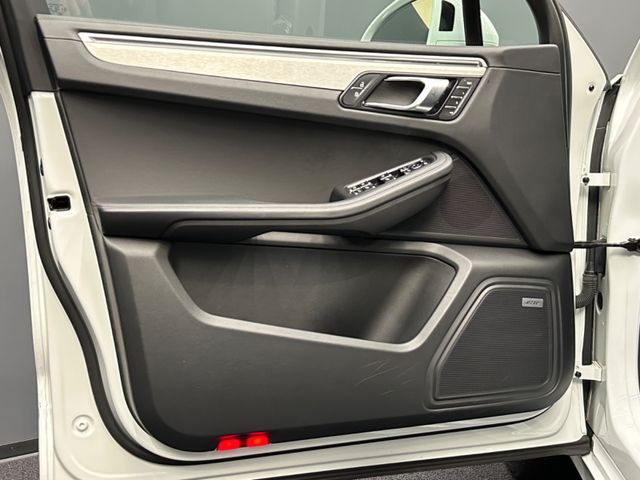 R.W. Exclusive Cars