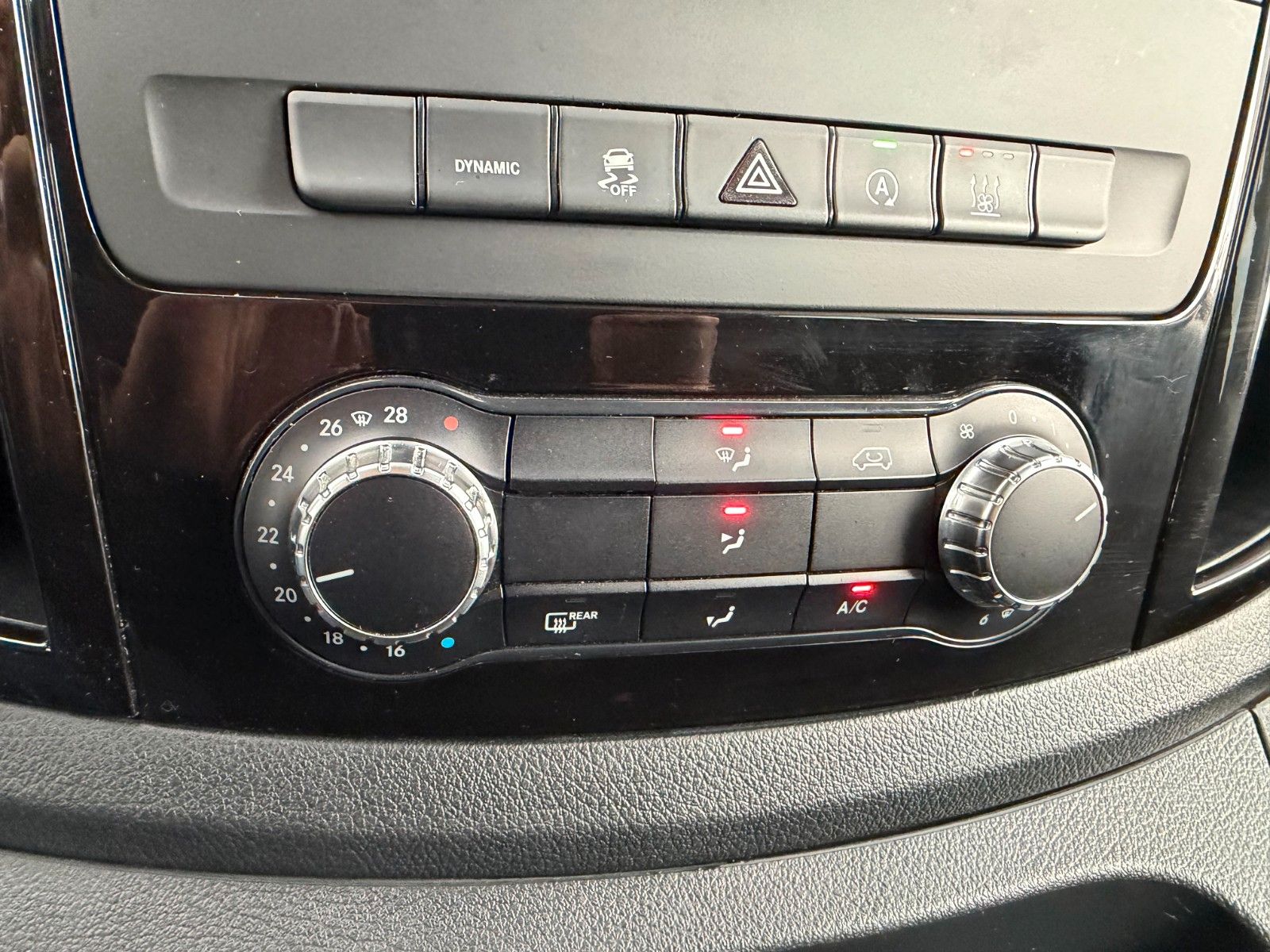 Fahrzeugabbildung Mercedes-Benz Vito 116 CDI Tourer 9G Laderampe Stdheiz LED