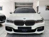 BMW 750 L d xDrive M SPORTPAKET LANG FOND LASER PANO - weiße BMW 7er Reihe