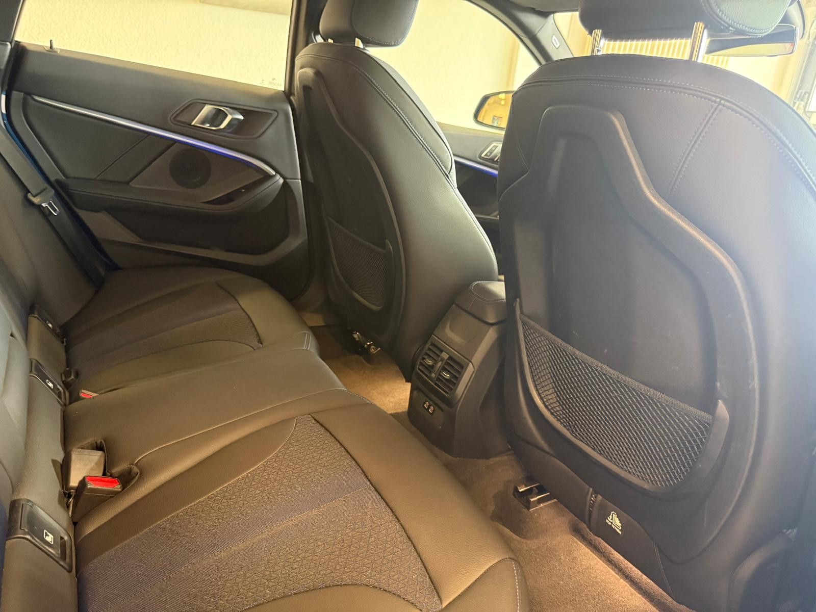Fahrzeugabbildung BMW 220i Gran Coupe xDrive M Sport/1. Hand / KAMERA