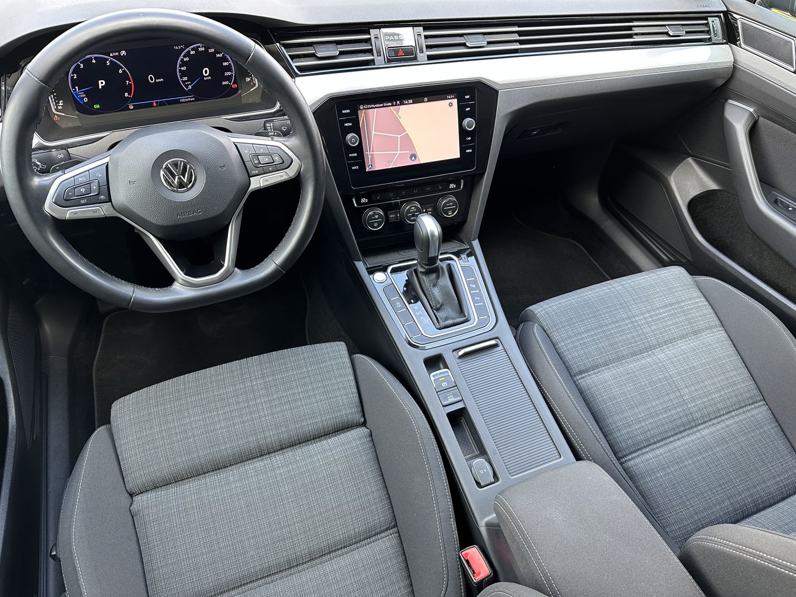 Fahrzeugabbildung Volkswagen Passat Variant 2.0 TSI DSG Business NAV+LED+ACC