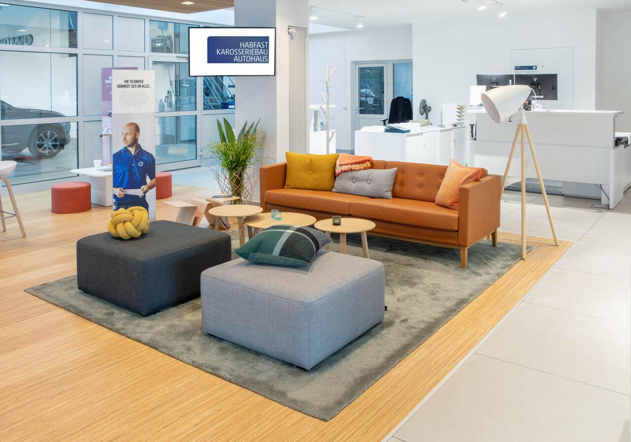 showroom-image-top