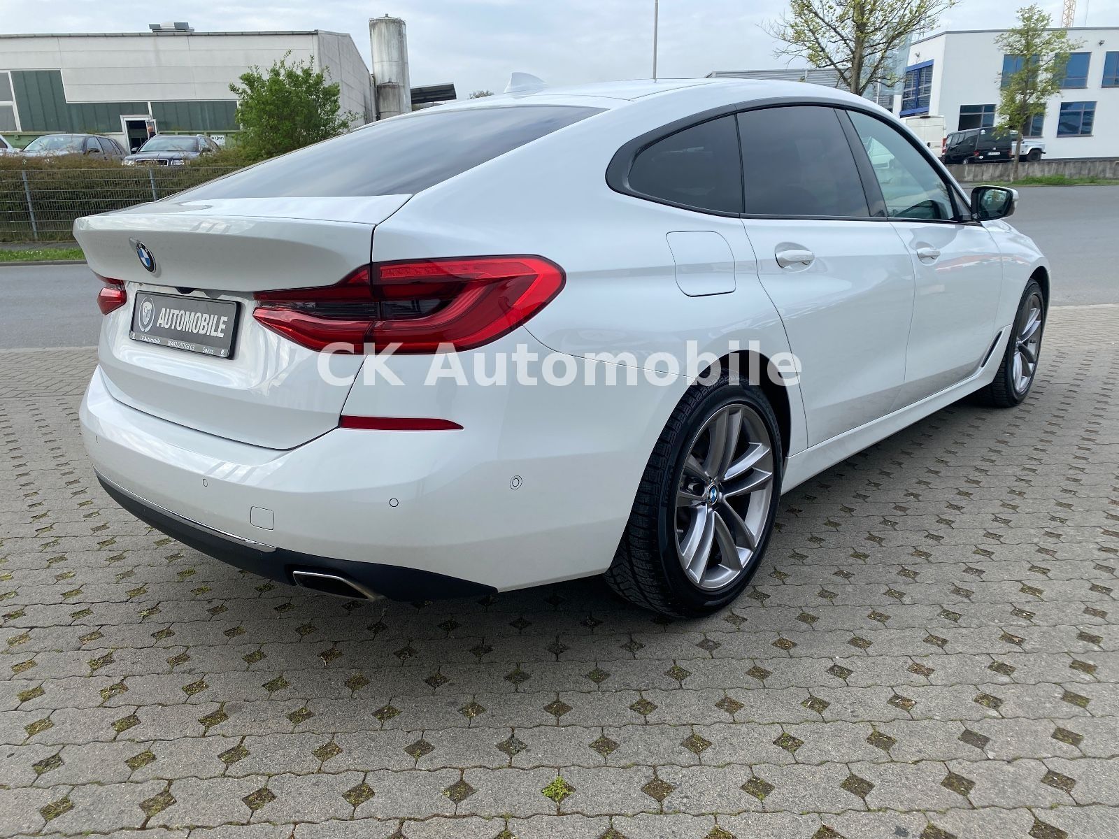 Fahrzeugabbildung BMW 640d GT xDrive Luxury Line/Navi/Head-Up/Pano/LED