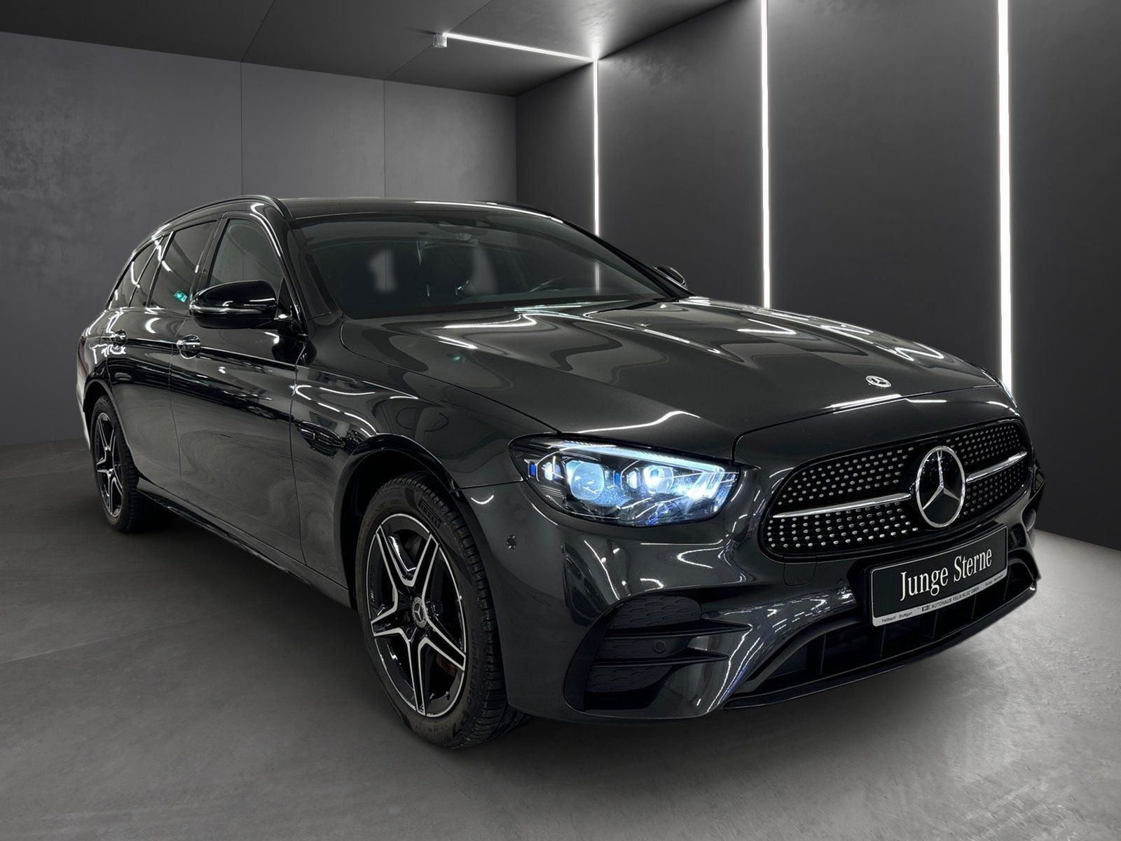 Fahrzeugabbildung Mercedes-Benz E 300 T de 4M AMG*Distronic*AHK*LED*Night*Kamera