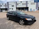 Volvo V70 D4 Summum Kombi - 1.Hand, Scheckheft, Leder