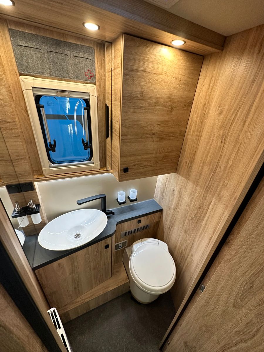 Fahrzeugabbildung Eura Mobil Profila T 726 EF CHALET, VOLL