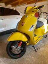 Vespa GTS 300 Super Sport - Giallo Opoco -- neuwertig. - Offers